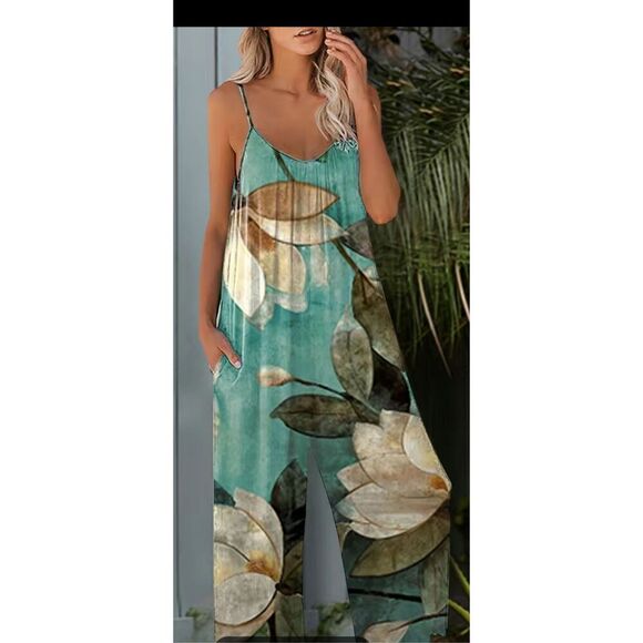 Beautiful lotus print spaghetti strap, romper/overalls with pocket - Picture 9 of 9